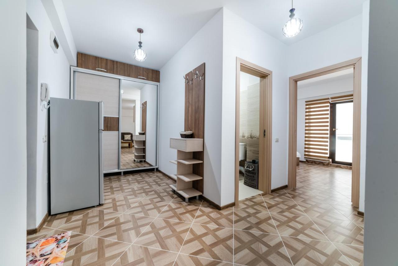 Derya Suites - Mamaia Nord นาโวดาริ ภายนอก รูปภาพ