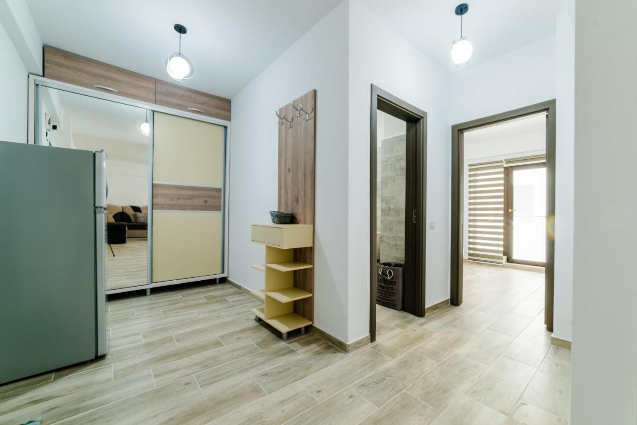 Derya Suites - Mamaia Nord นาโวดาริ ภายนอก รูปภาพ