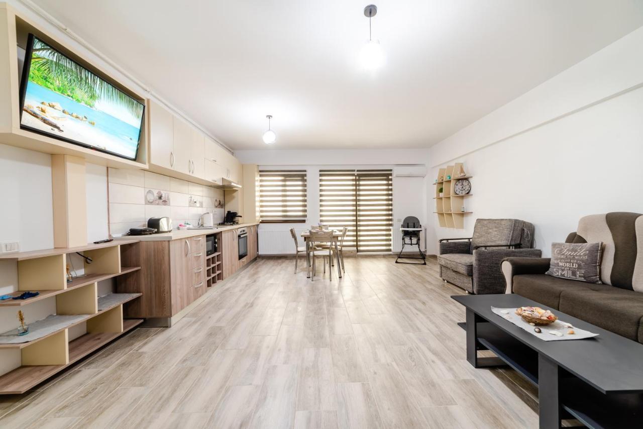 Derya Suites - Mamaia Nord นาโวดาริ ภายนอก รูปภาพ
