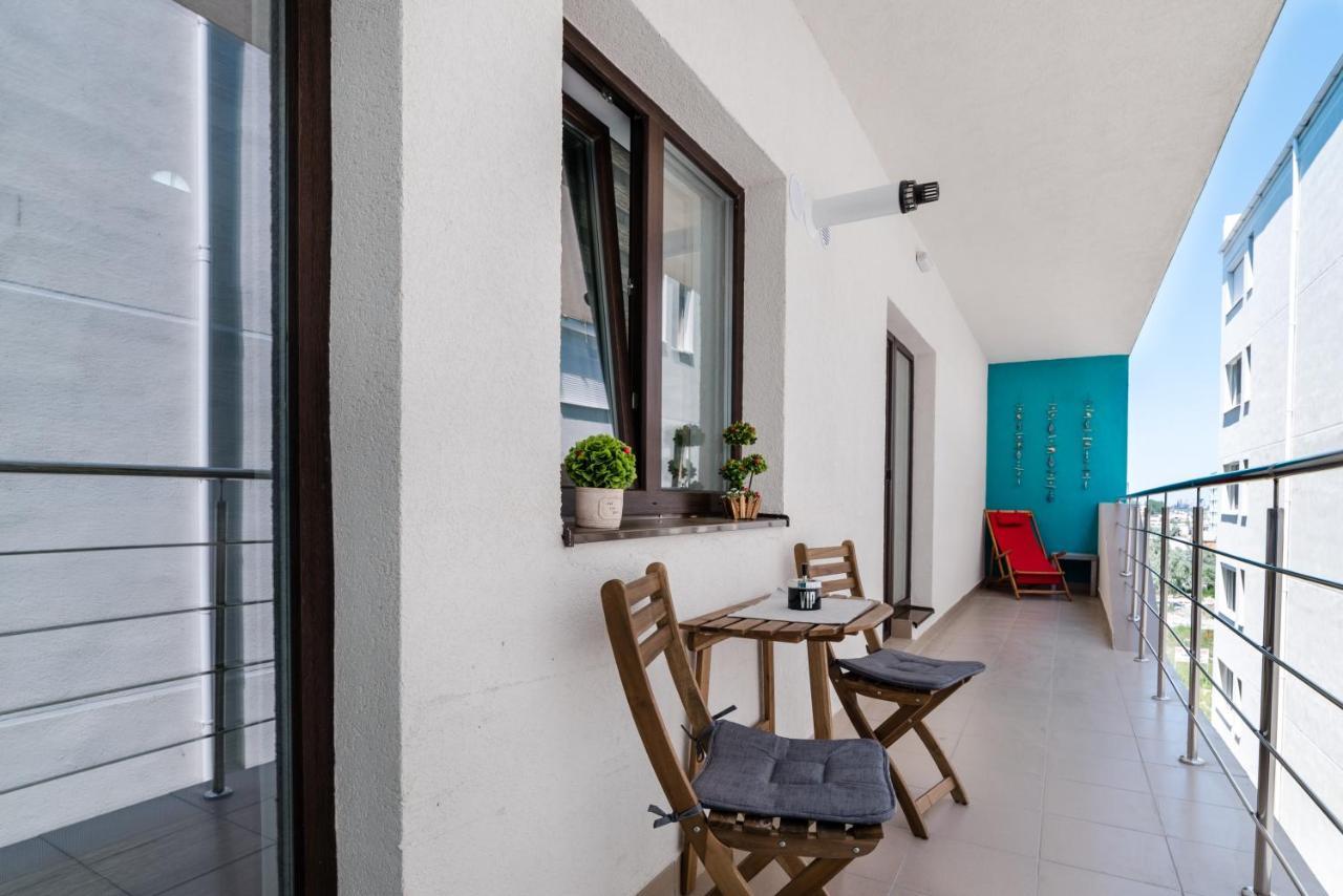 Derya Suites - Mamaia Nord นาโวดาริ ภายนอก รูปภาพ