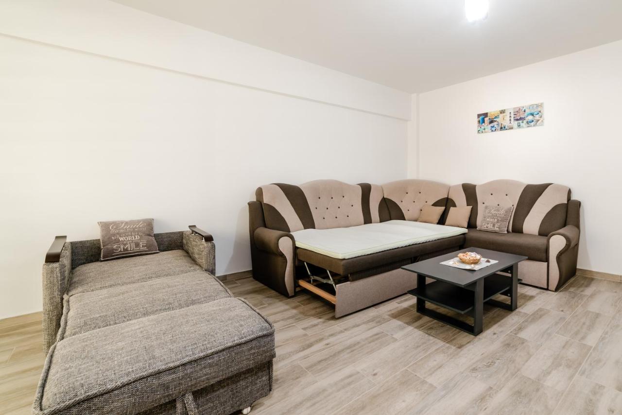 Derya Suites - Mamaia Nord นาโวดาริ ภายนอก รูปภาพ