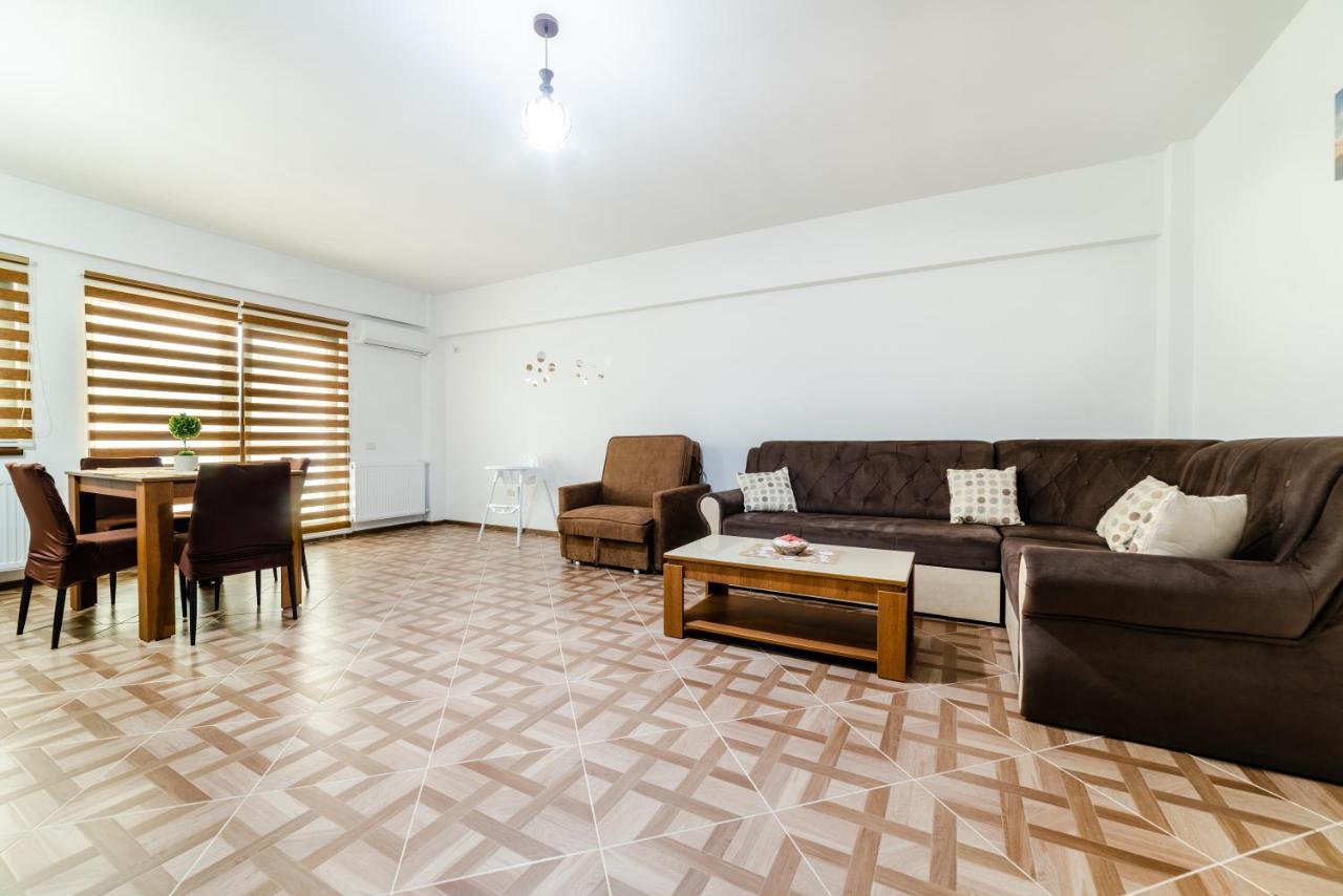Derya Suites - Mamaia Nord นาโวดาริ ภายนอก รูปภาพ
