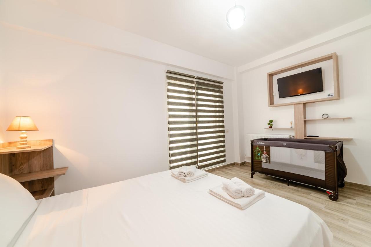 Derya Suites - Mamaia Nord นาโวดาริ ภายนอก รูปภาพ