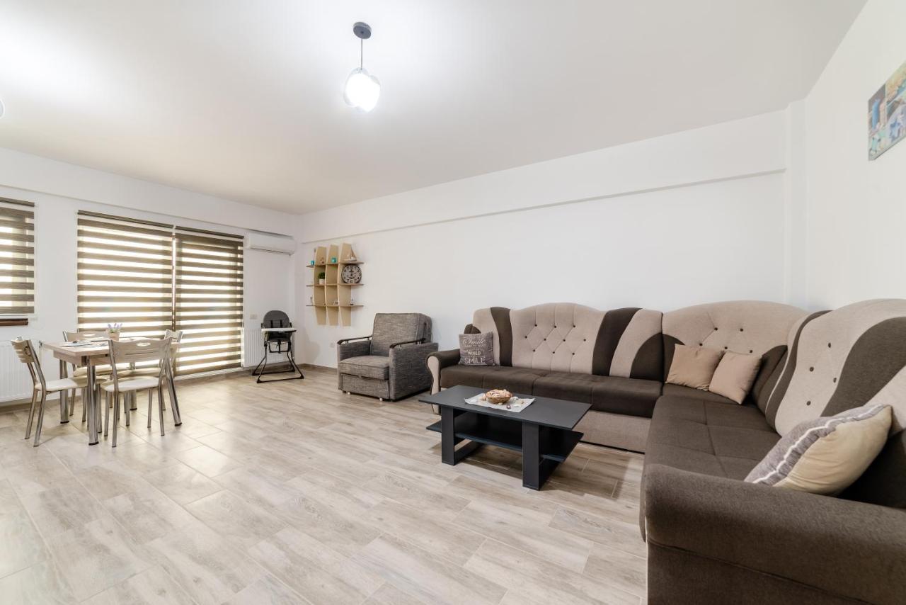 Derya Suites - Mamaia Nord นาโวดาริ ภายนอก รูปภาพ
