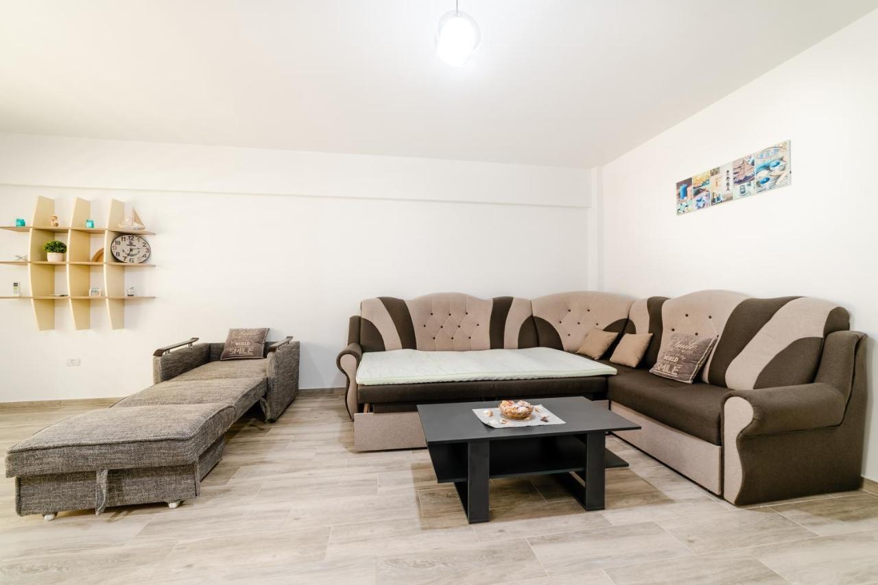 Derya Suites - Mamaia Nord นาโวดาริ ภายนอก รูปภาพ