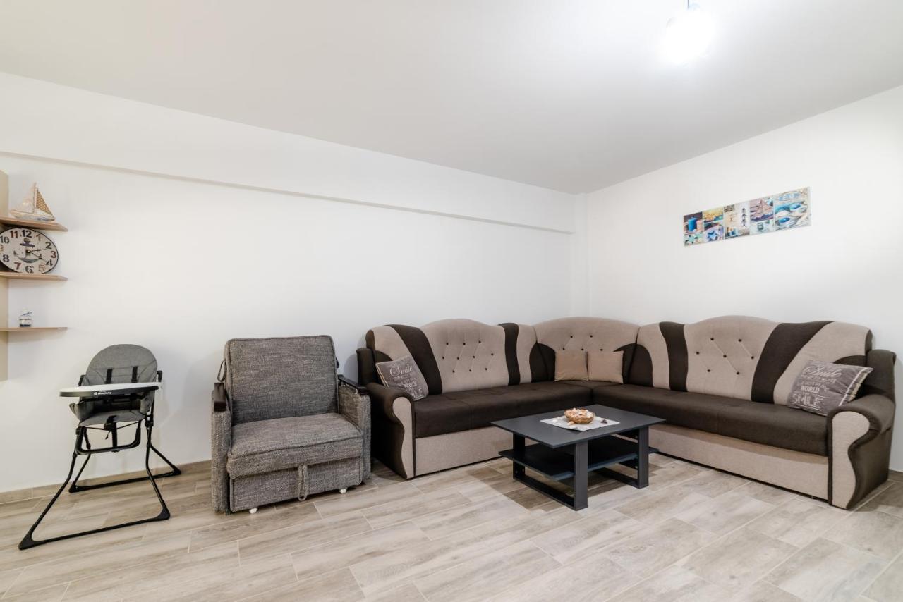 Derya Suites - Mamaia Nord นาโวดาริ ภายนอก รูปภาพ