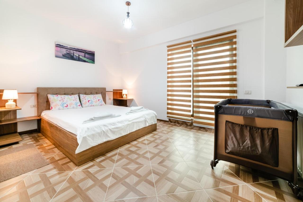 Derya Suites - Mamaia Nord นาโวดาริ ภายนอก รูปภาพ